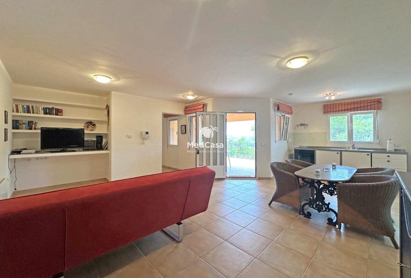 Resale - Villa -
Moraira - Benimeit