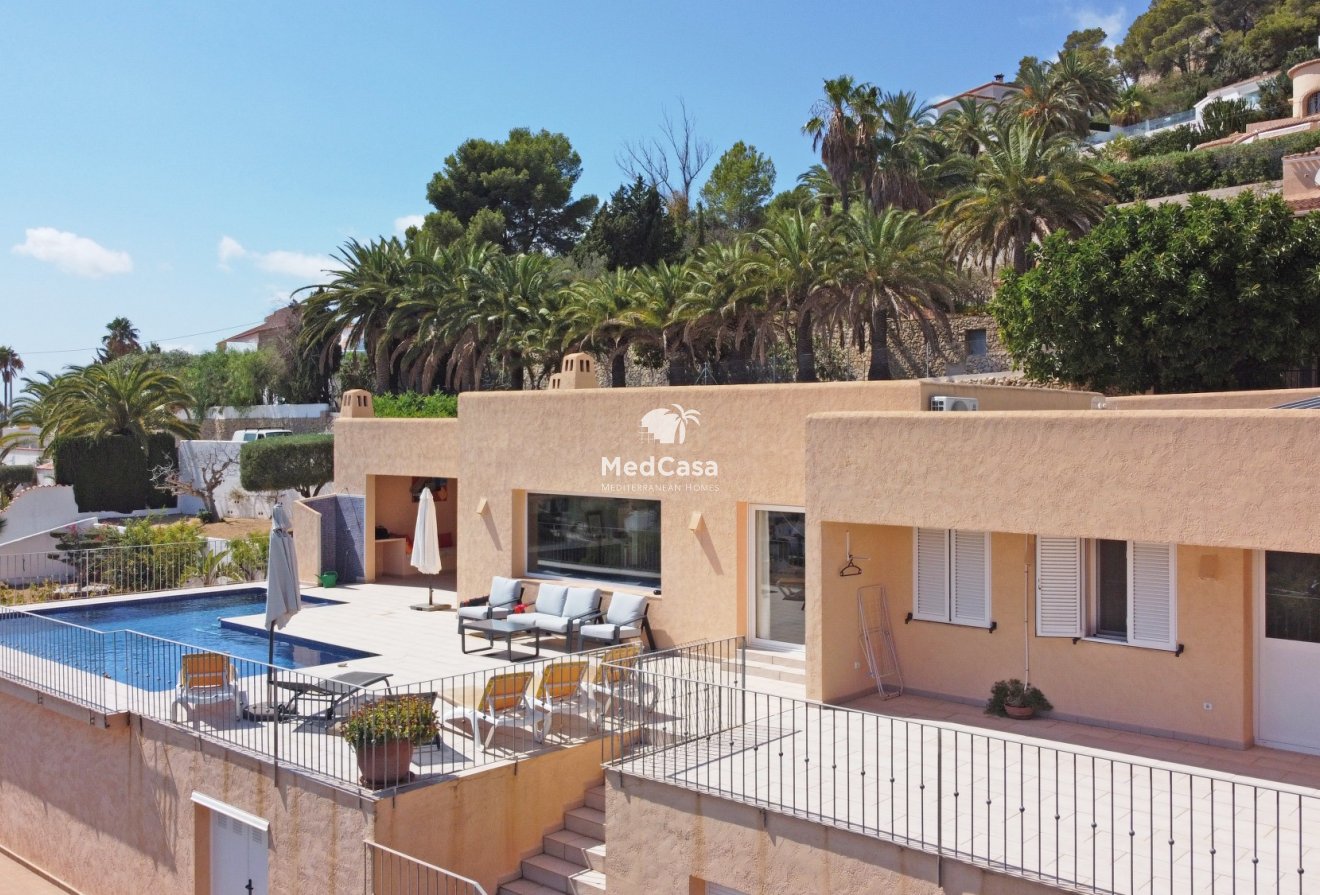 Resale - Villa -
Moraira - Benimeit