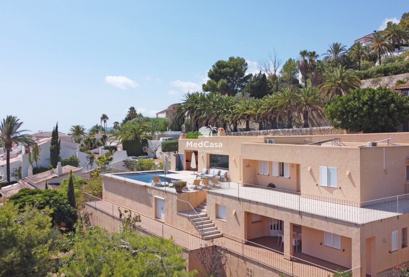 Resale - Villa -
Moraira - Benimeit