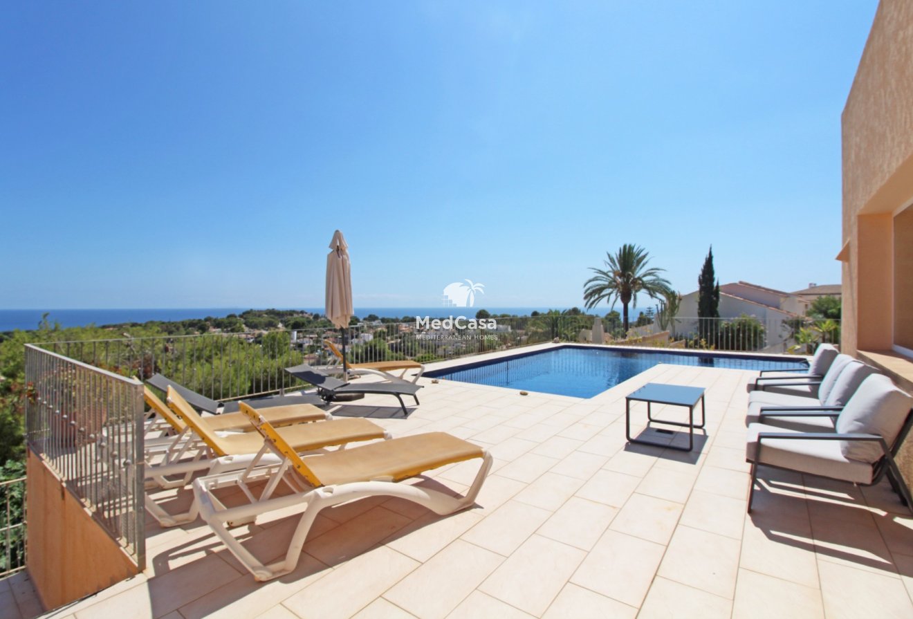 Resale - Villa -
Moraira - Benimeit