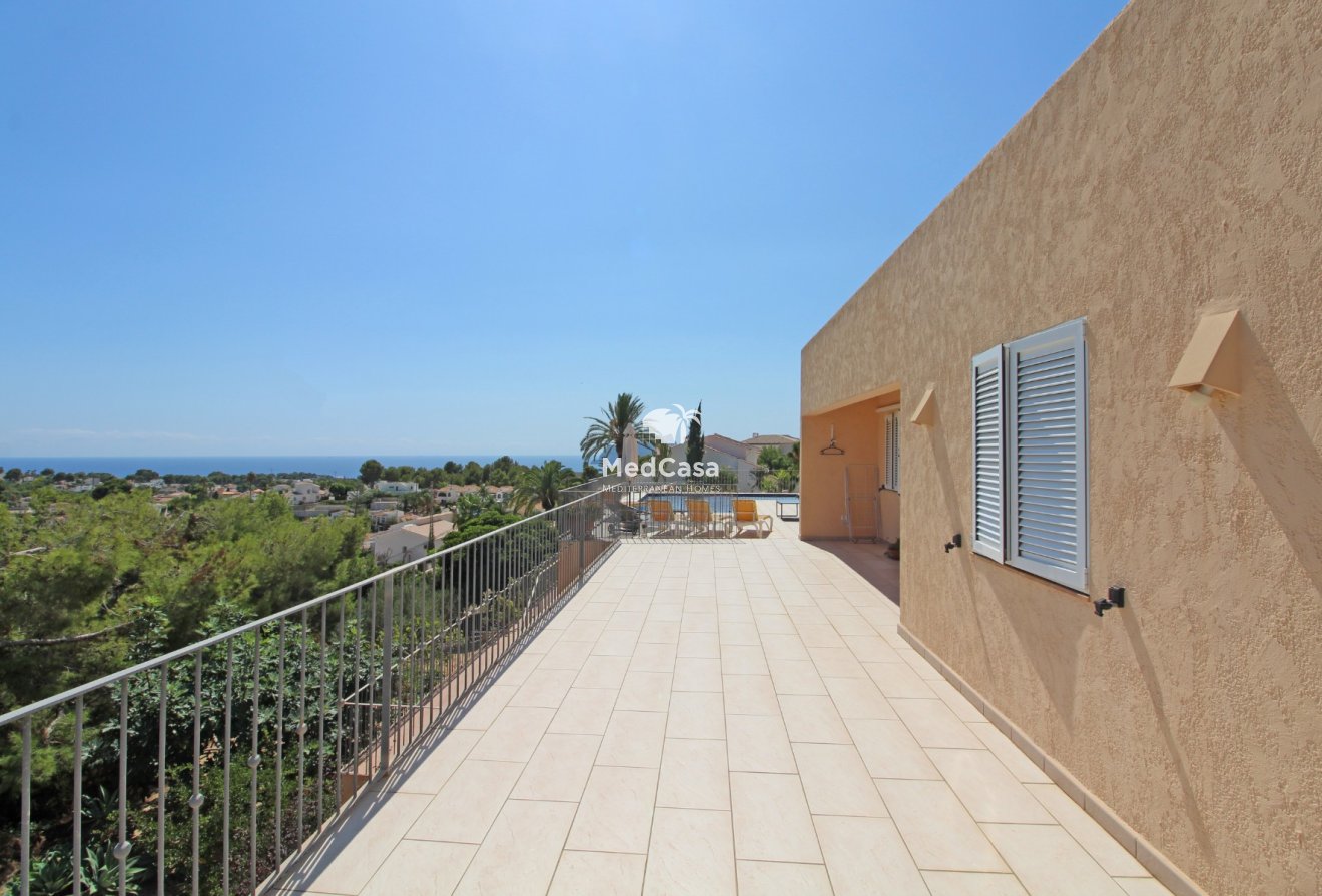 Resale - Villa -
Moraira - Benimeit