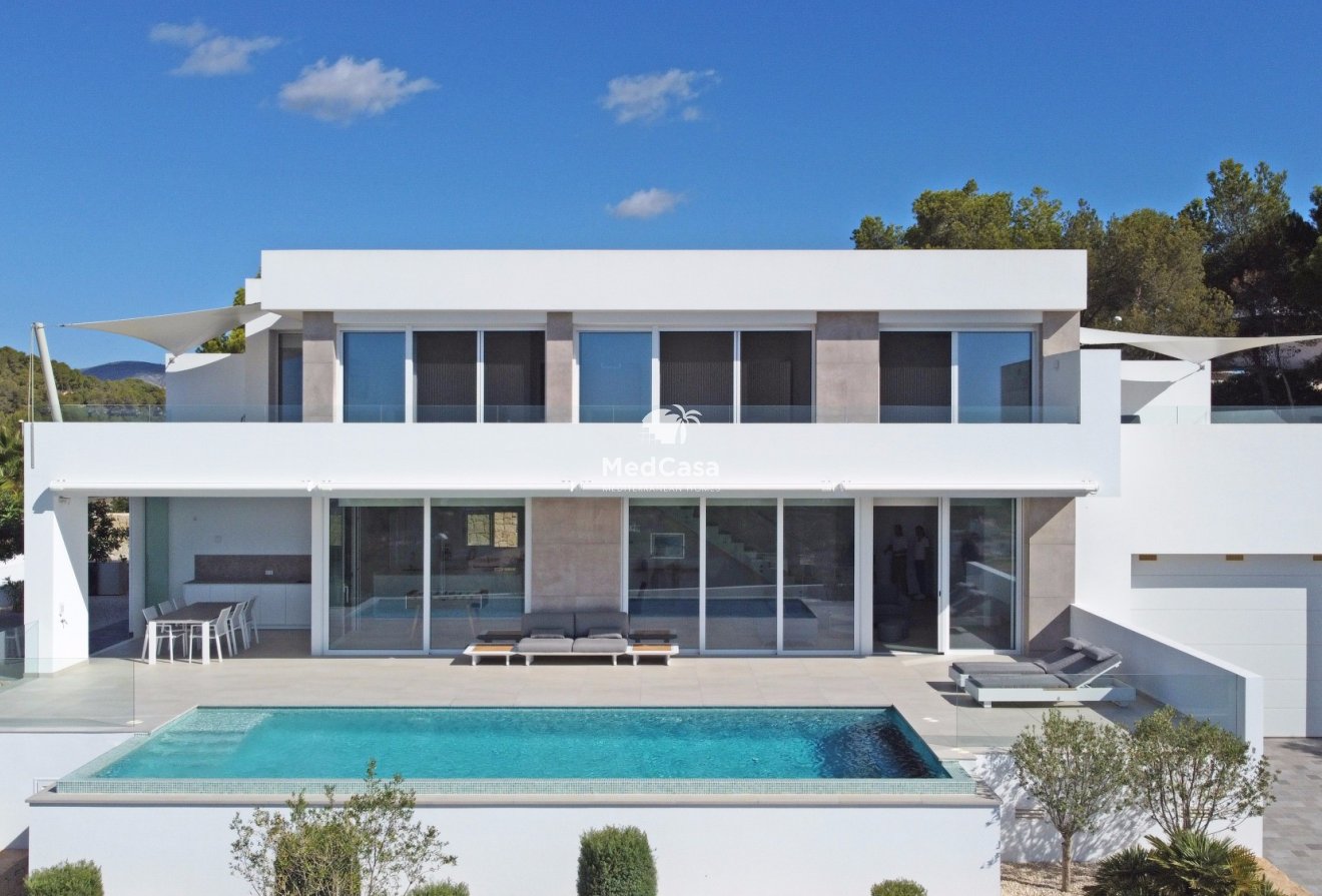 Resale - Villa -
Moraira - Benimeit