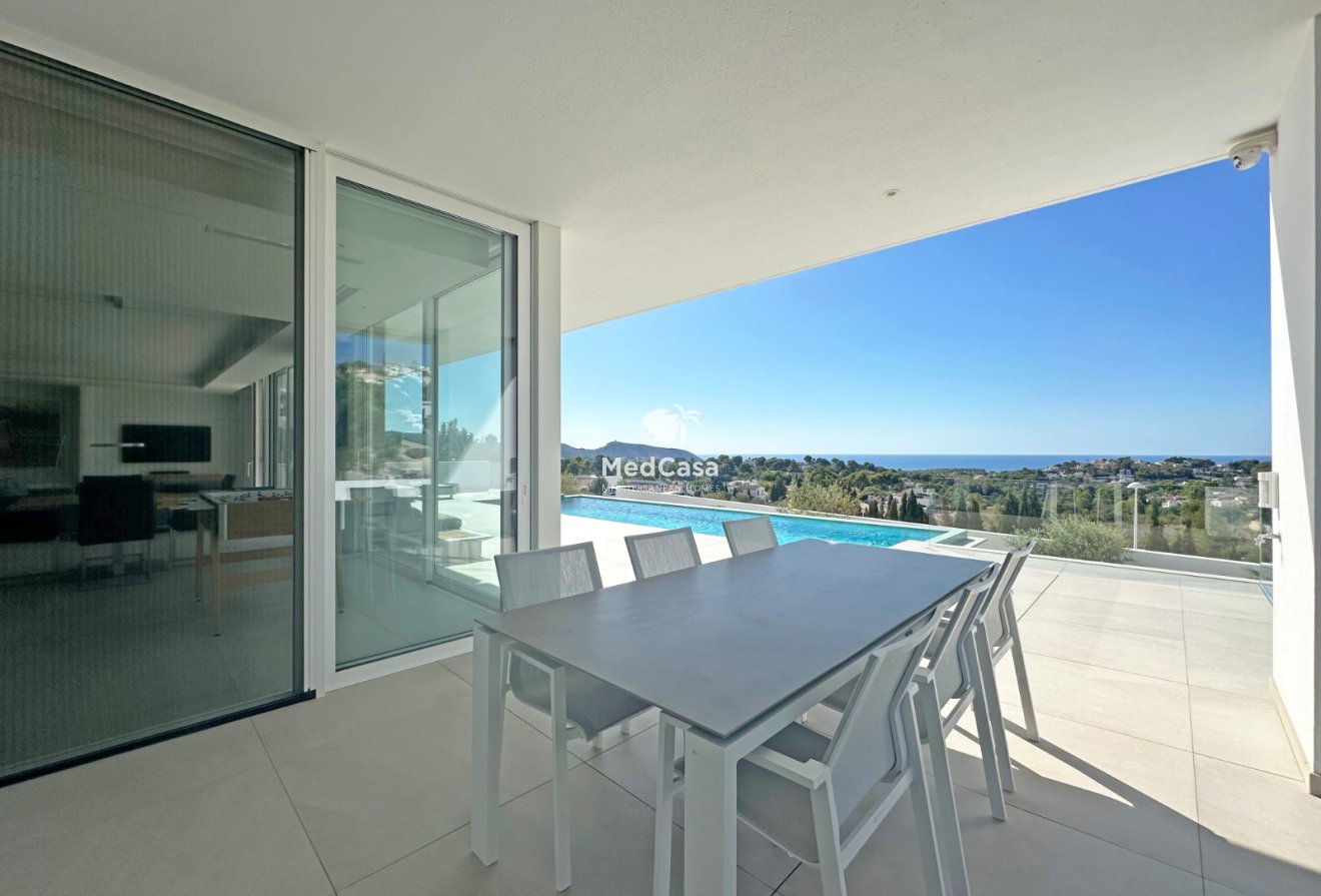 Resale - Villa -
Moraira - Benimeit