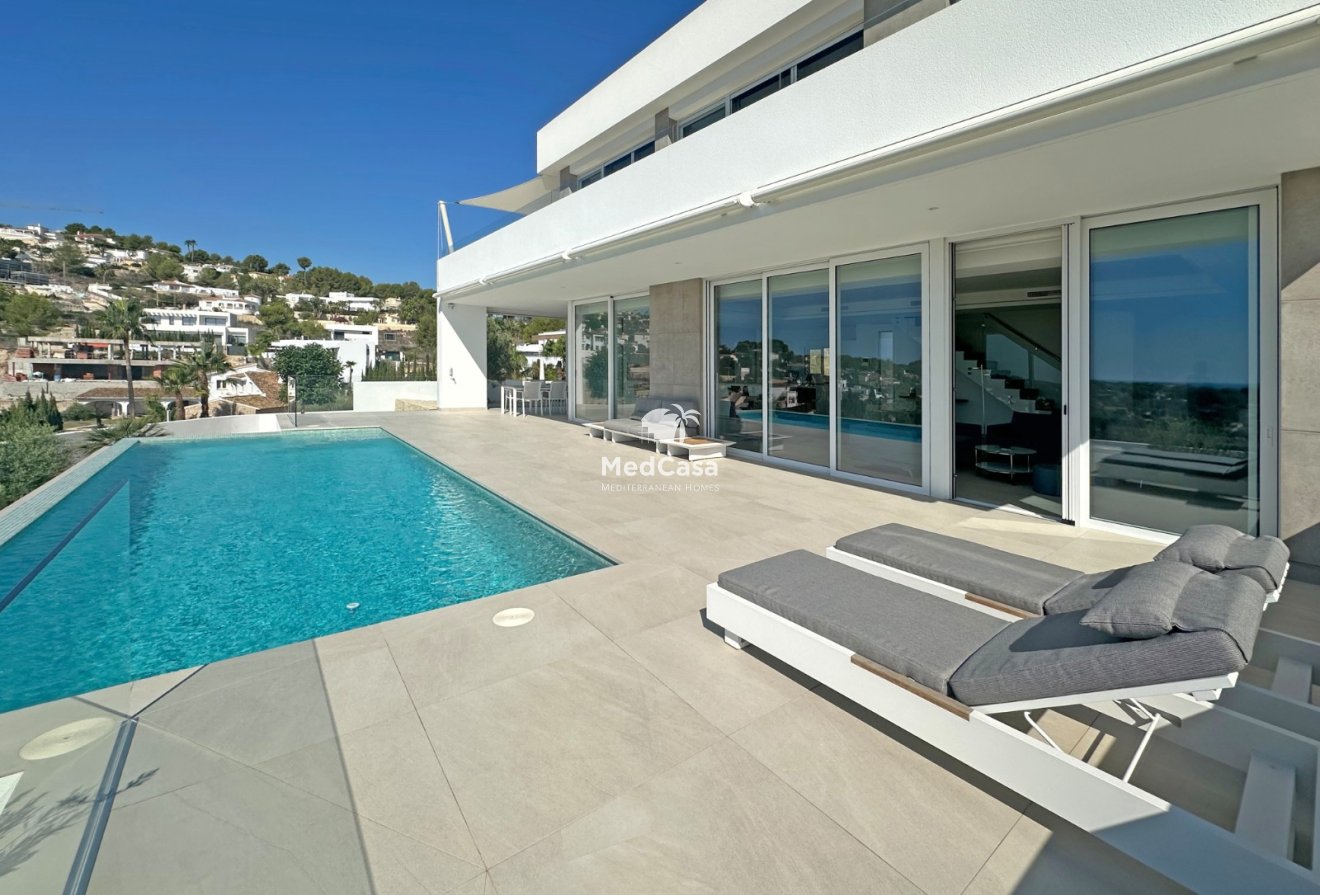 Resale - Villa -
Moraira - Benimeit