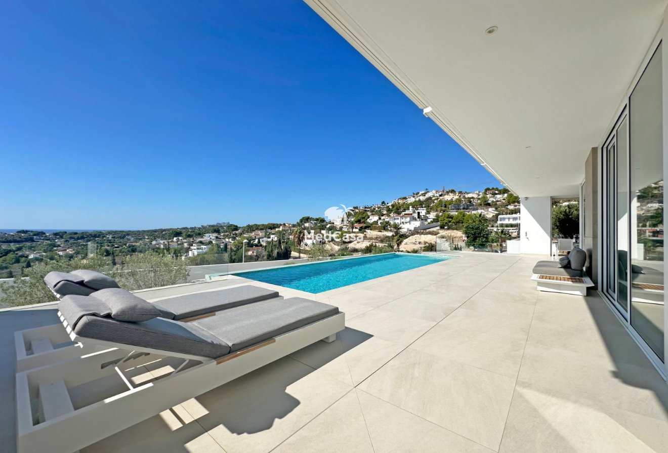 Resale - Villa -
Moraira - Benimeit