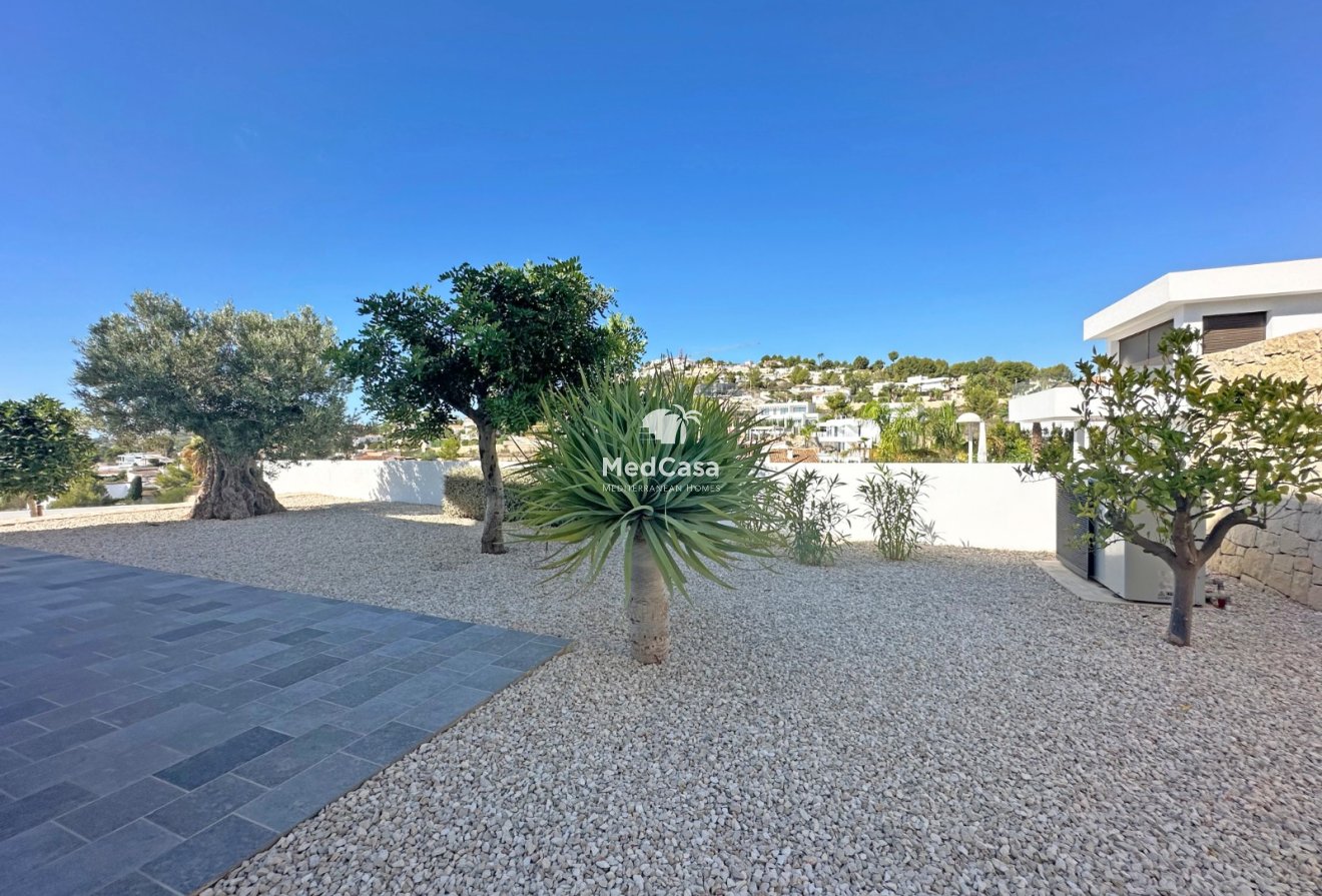 Resale - Villa -
Moraira - Benimeit