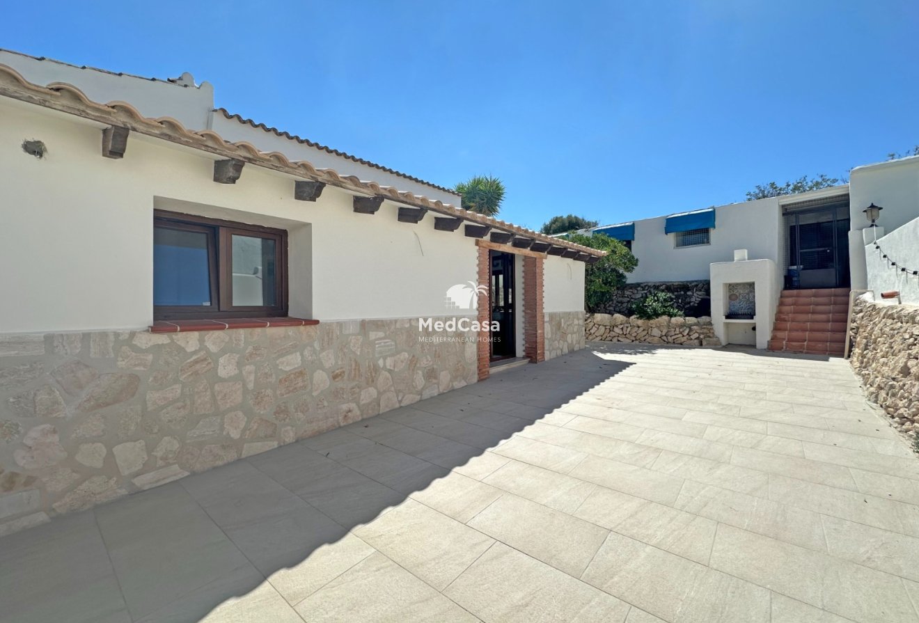 Resale - Villa -
Moraira - Sabatera