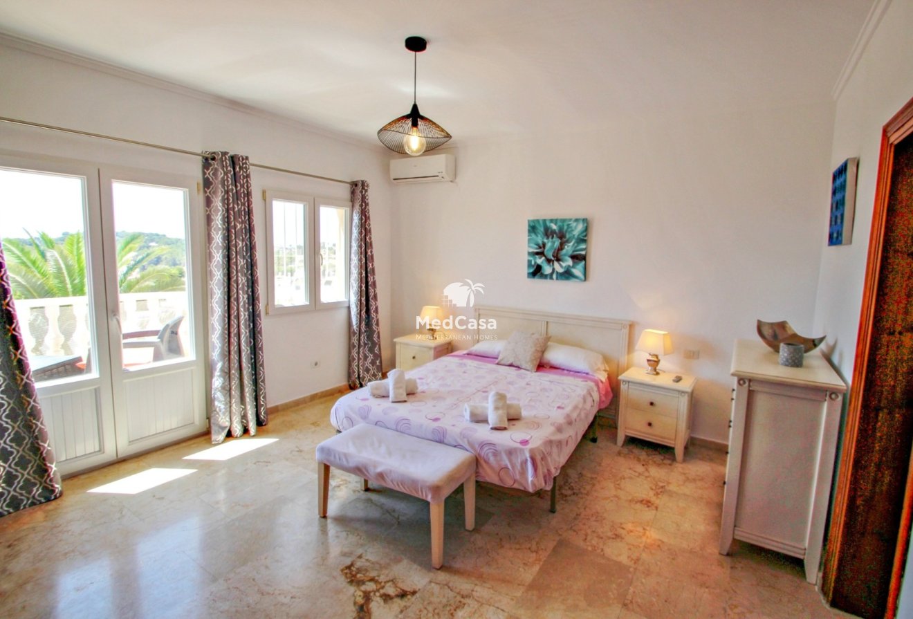 Resale - Villa -
Moraira - El Pinar de L'Advocat