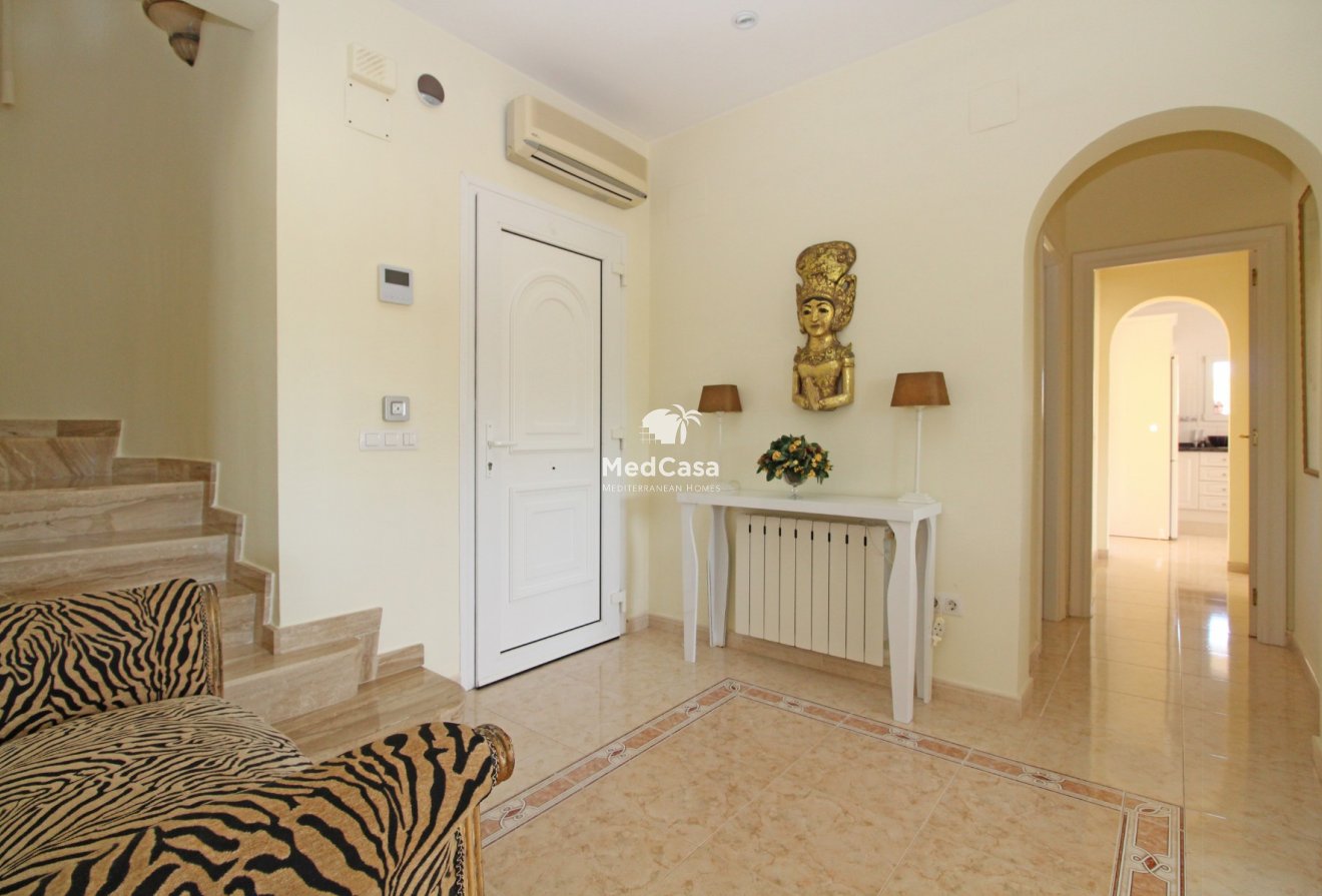 Resale - Villa -
Moraira - Pinar de l'Advocat