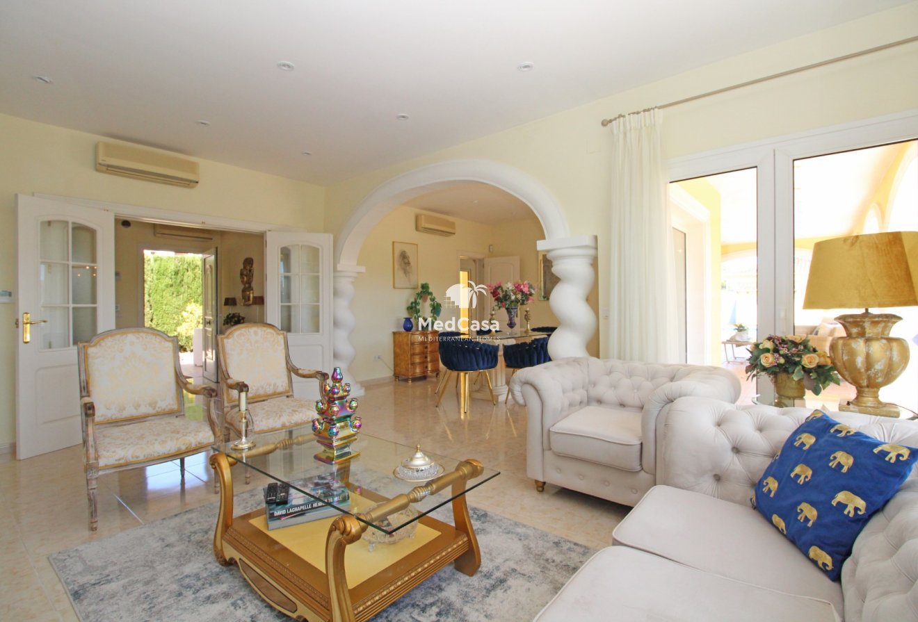 Resale - Villa -
Moraira - Pinar de l'Advocat