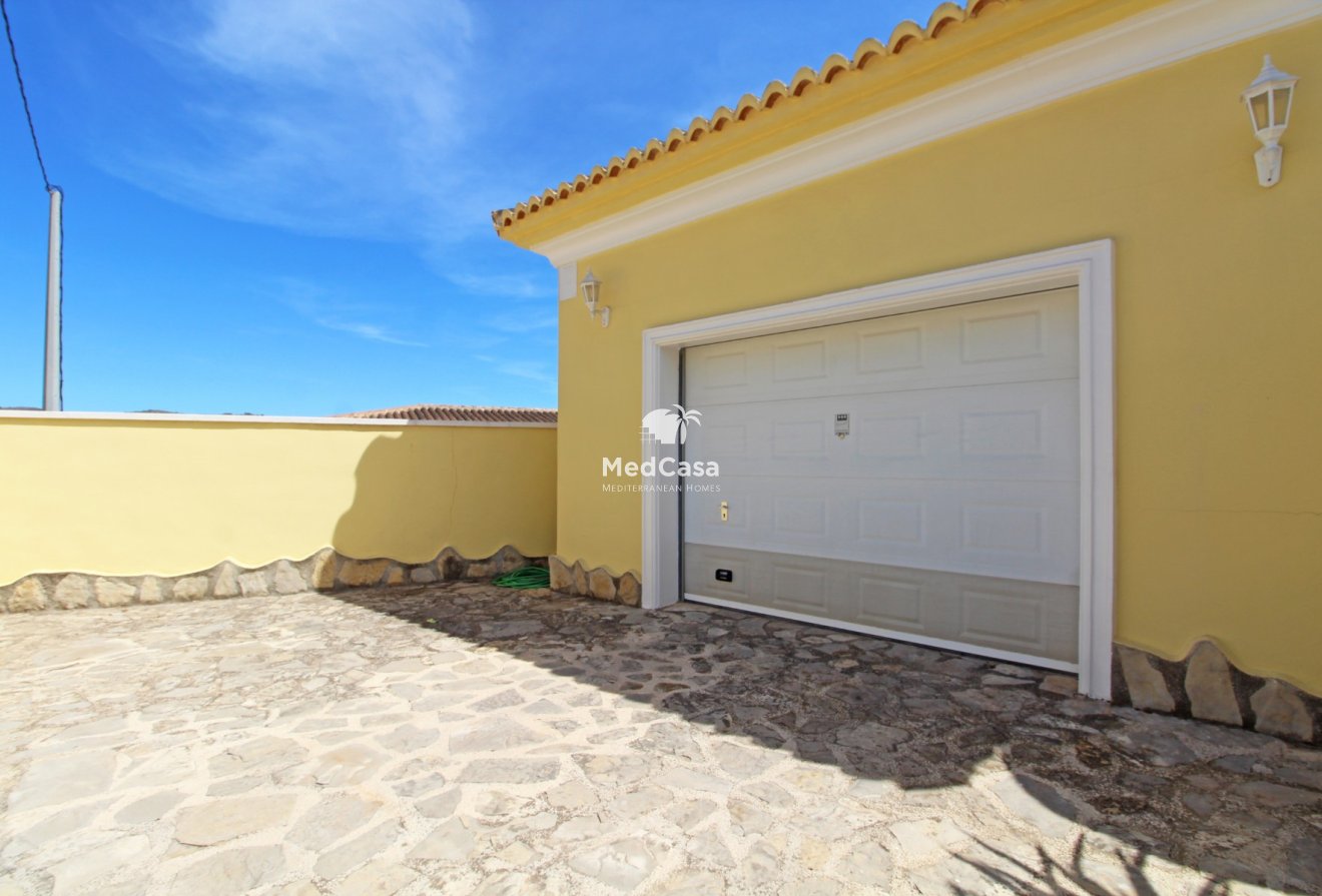 Resale - Villa -
Moraira - Pinar de l'Advocat