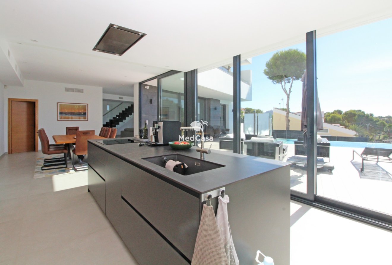 Resale - Villa -
Moraira - Pinar de l'Advocat