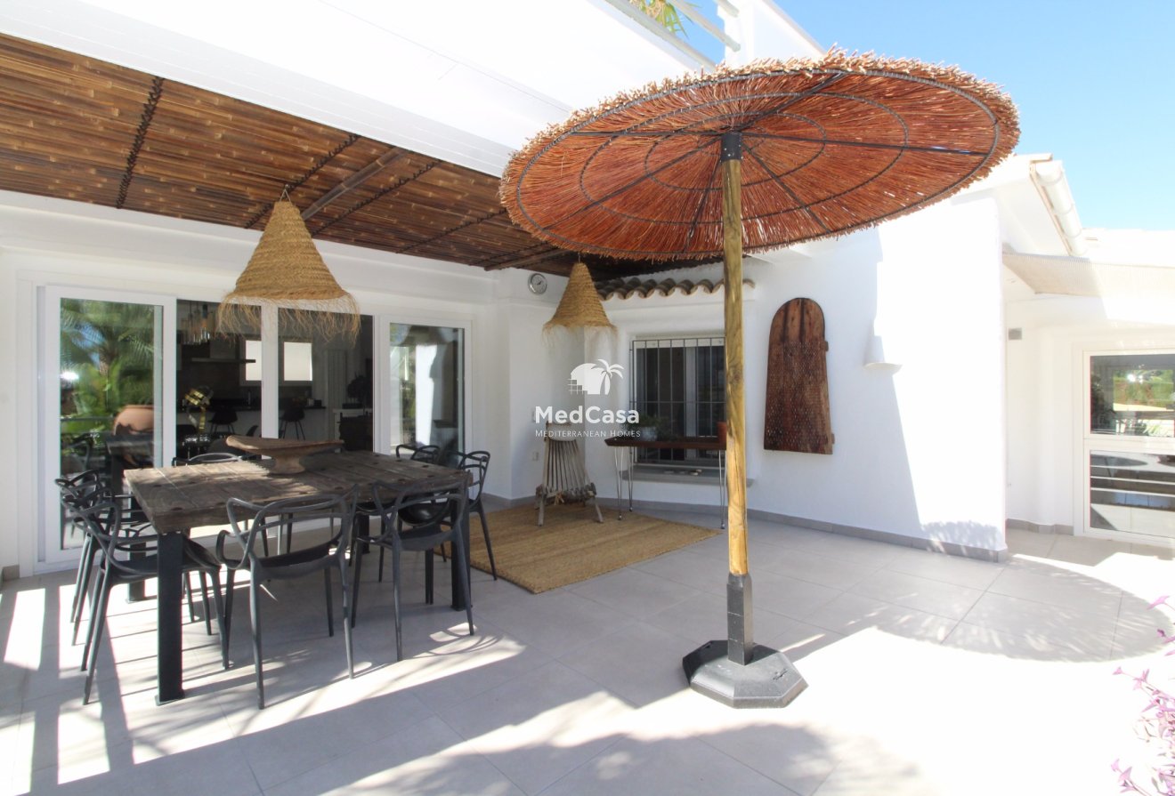 Resale - Villa -
Benissa - Buenavista