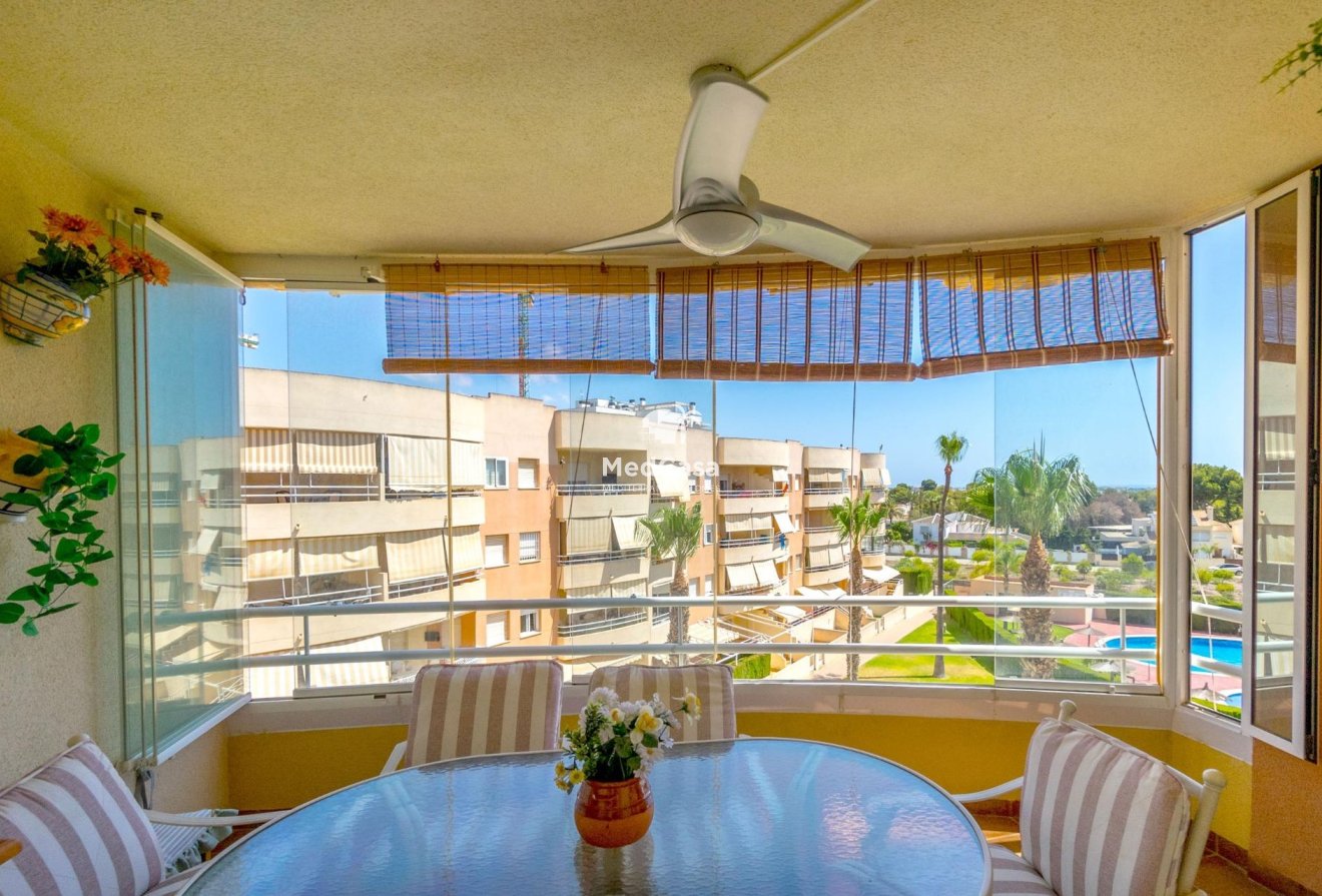 Resale - Apartment -
Orihuela Costa - Campoamor