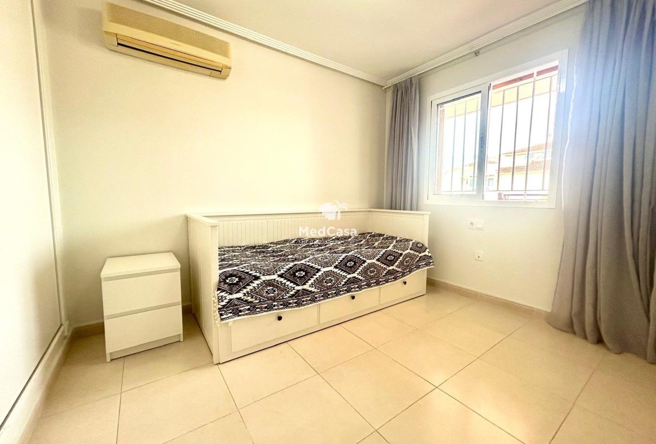 Resale - Penthouse -
Orihuela Costa - La Zenia