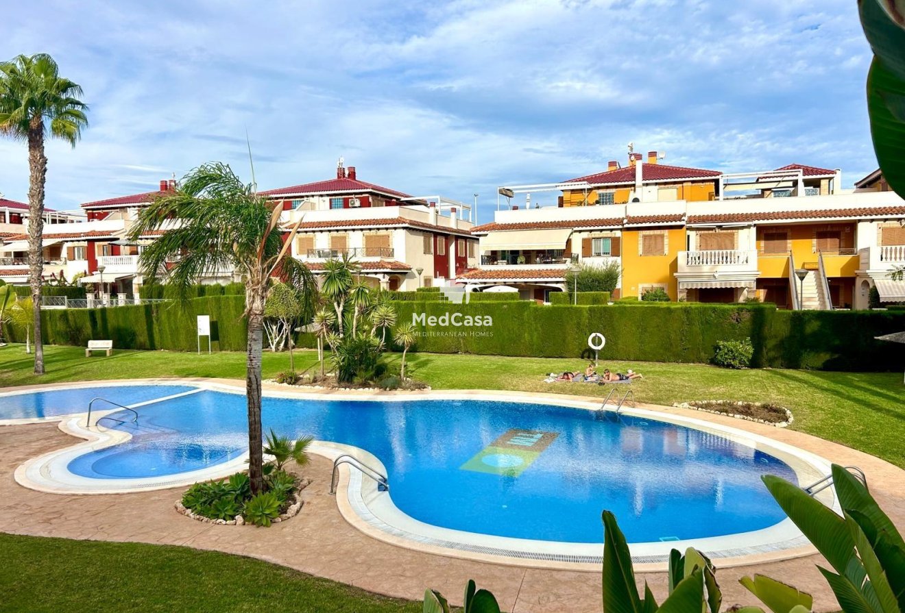 Segunda mano - Ático -
Orihuela Costa - La Zenia