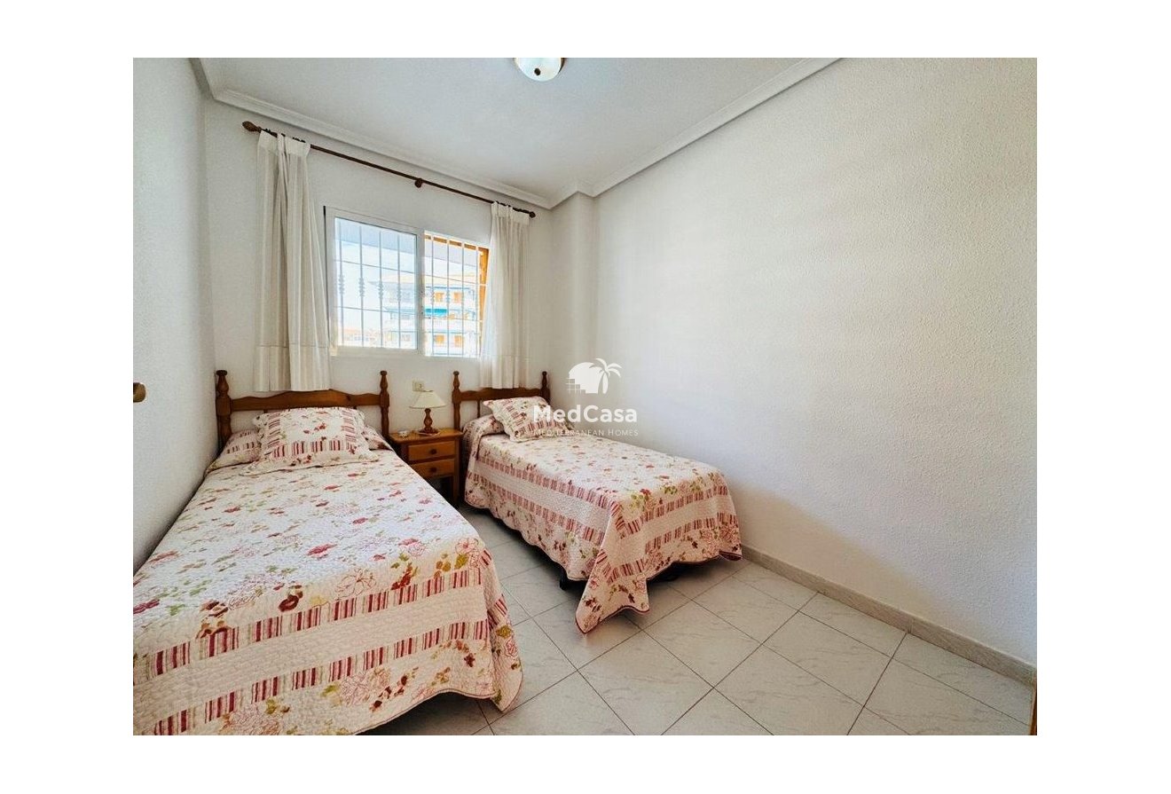 Segunda mano - Apartamento -
Torrevieja - La Mata