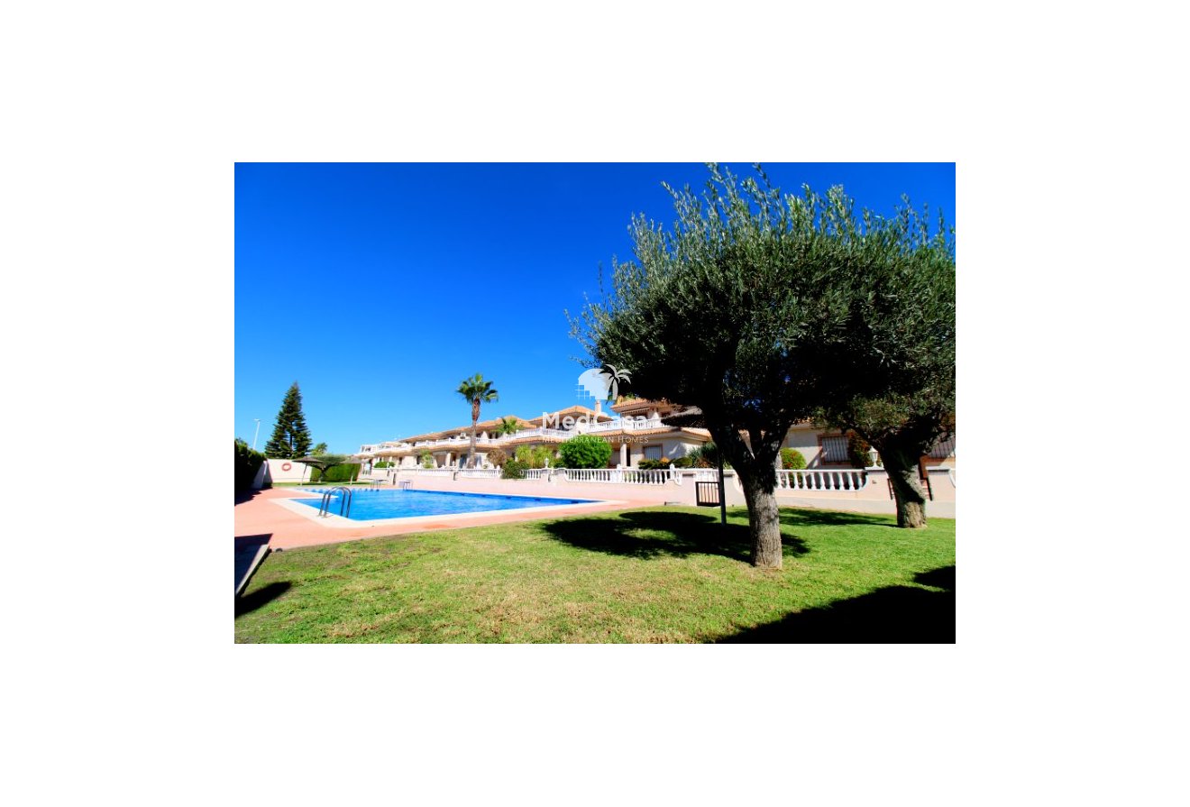 Resale - Villa -
Orihuela Costa - Los Dolses