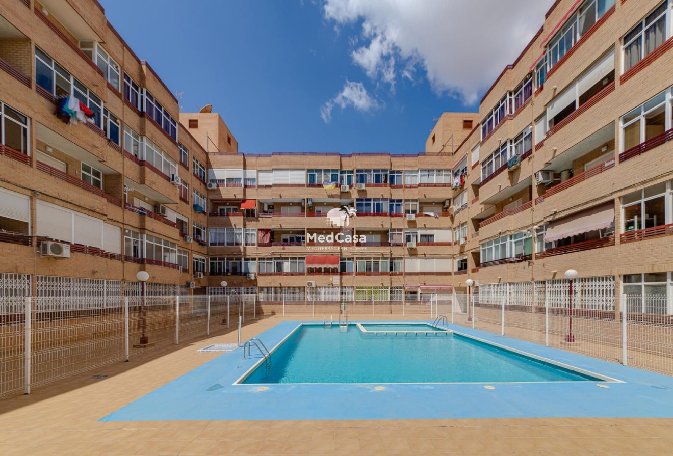 Segunda mano - Apartamento -
Torrevieja - El Molino