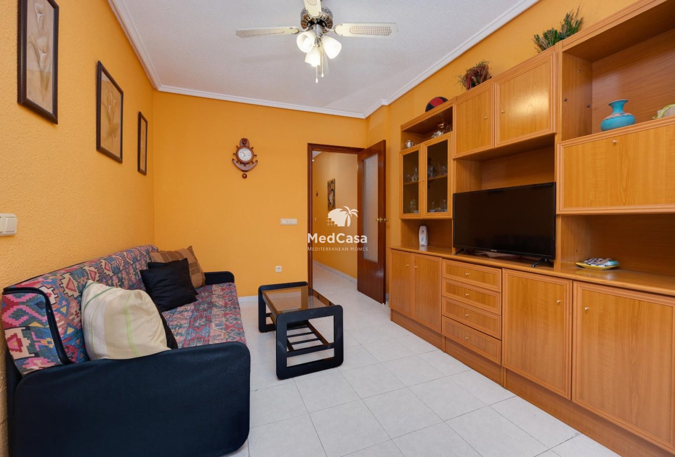 Segunda mano - Apartamento -
Torrevieja - El Molino