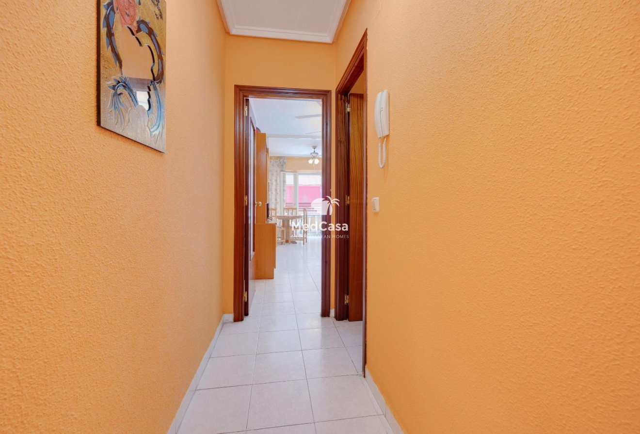 Segunda mano - Apartamento -
Torrevieja - El Molino