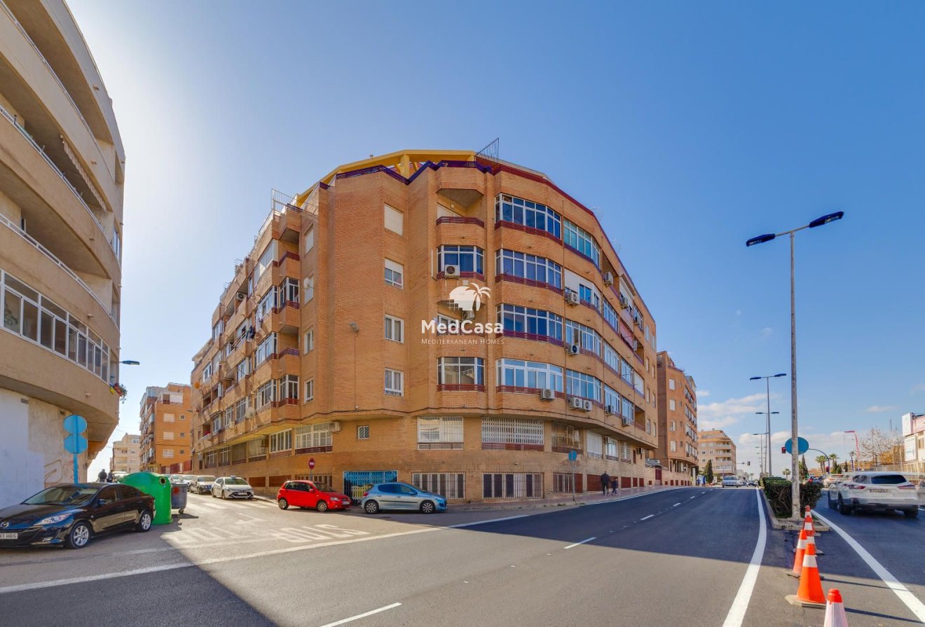 Segunda mano - Apartamento -
Torrevieja - El Molino