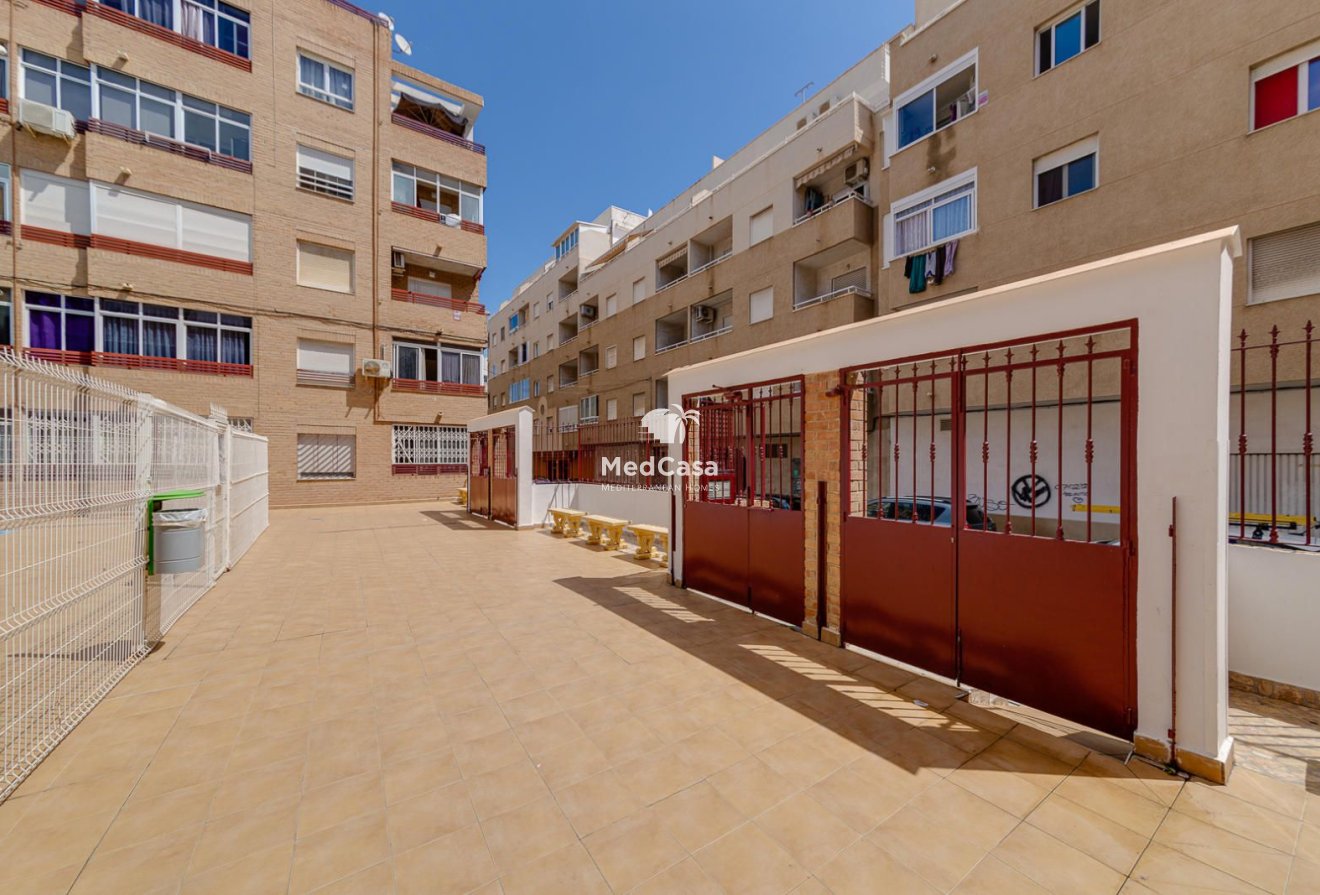 Segunda mano - Apartamento -
Torrevieja - El Molino