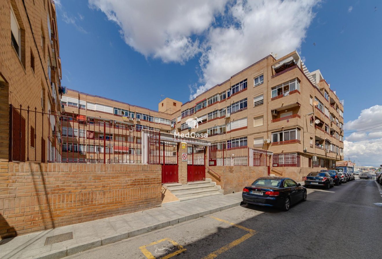 Segunda mano - Apartamento -
Torrevieja - El Molino