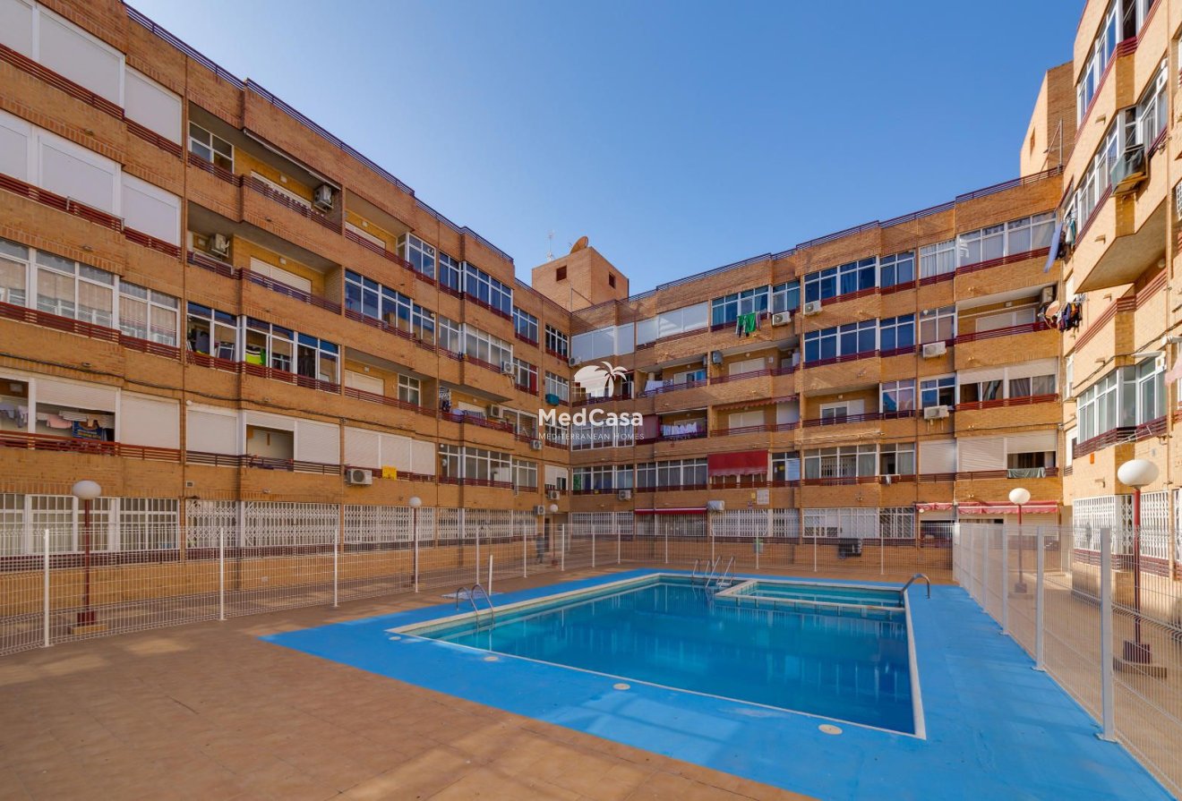 Segunda mano - Apartamento -
Torrevieja - El Molino