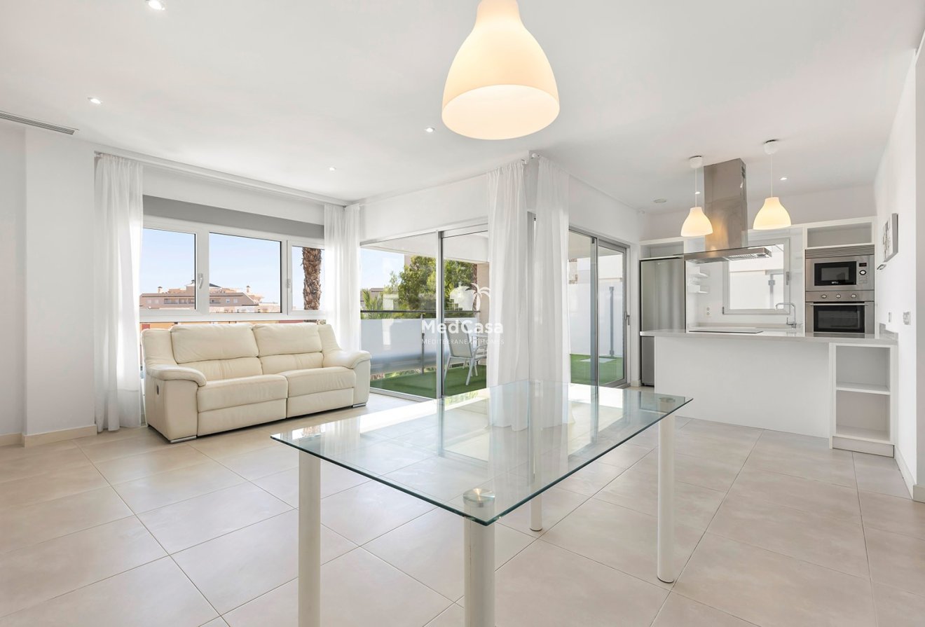 Segunda mano - Apartamento -
Orihuela Costa - Villamartín