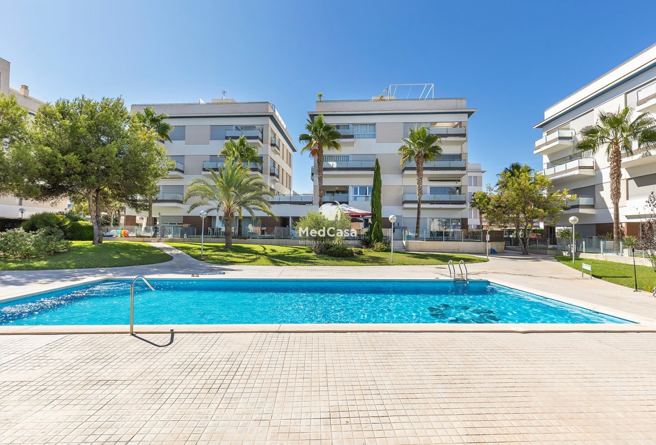 Segunda mano - Apartamento -
Orihuela Costa - Villamartín