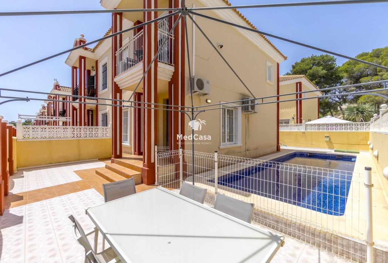 Resale - Townhouse -
Orihuela Costa - Campoamor