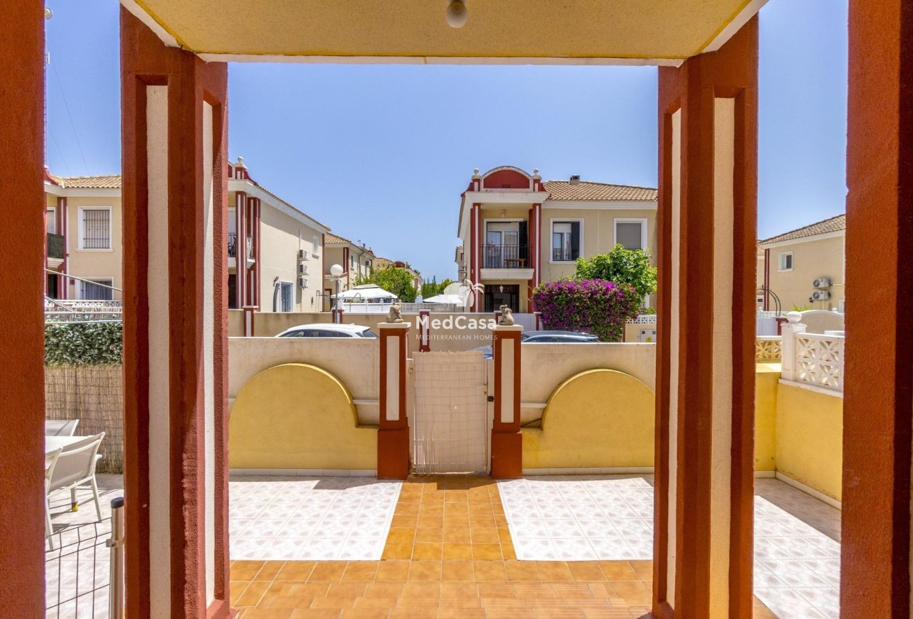 Resale - Townhouse -
Orihuela Costa - Campoamor