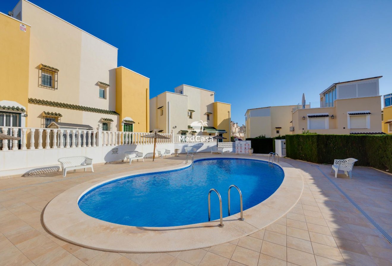 Resale - Townhouse -
Orihuela Costa - Los Altos