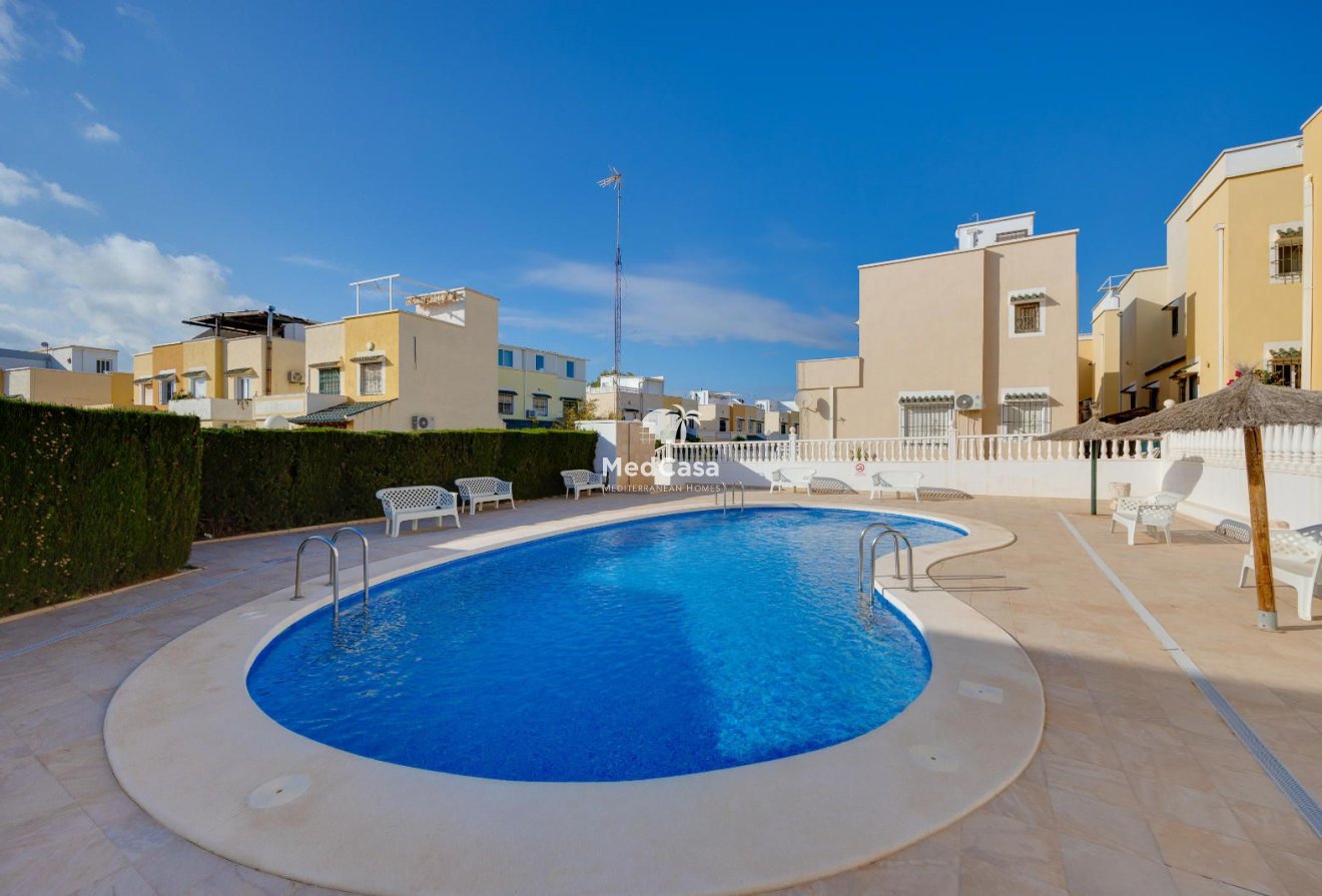 Resale - Townhouse -
Orihuela Costa - Los Altos