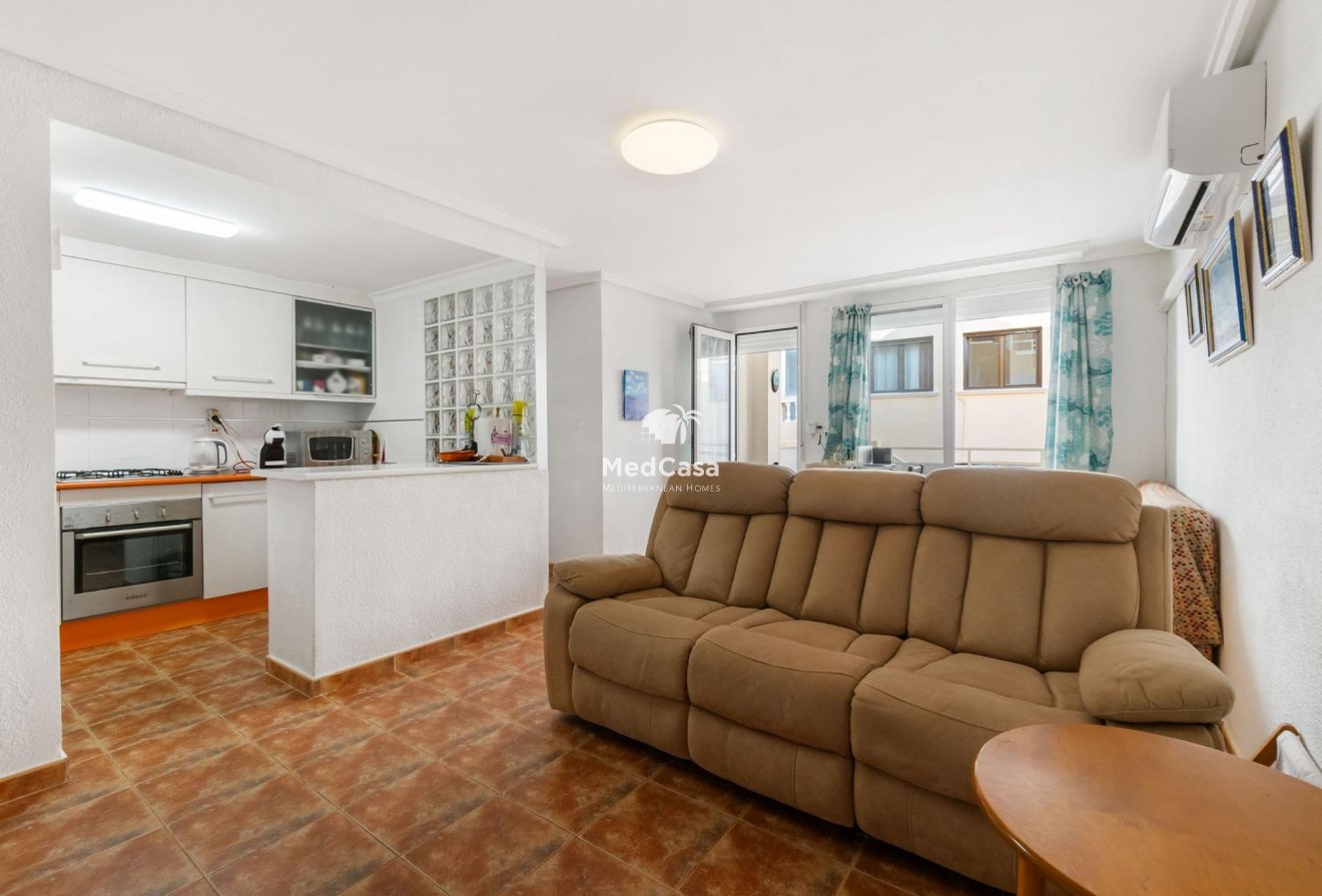 Resale - Apartment -
Torrevieja - La Mata