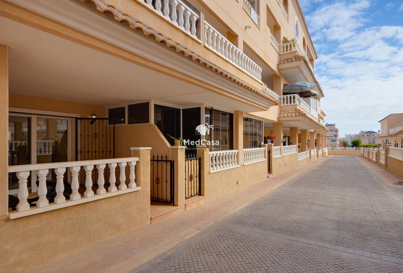 Resale - Ground floor apartment -
Orihuela Costa - Los dolses