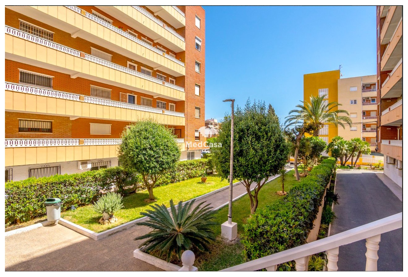 Wiederverkauf - Apartment -
Torrevieja - Punta prima