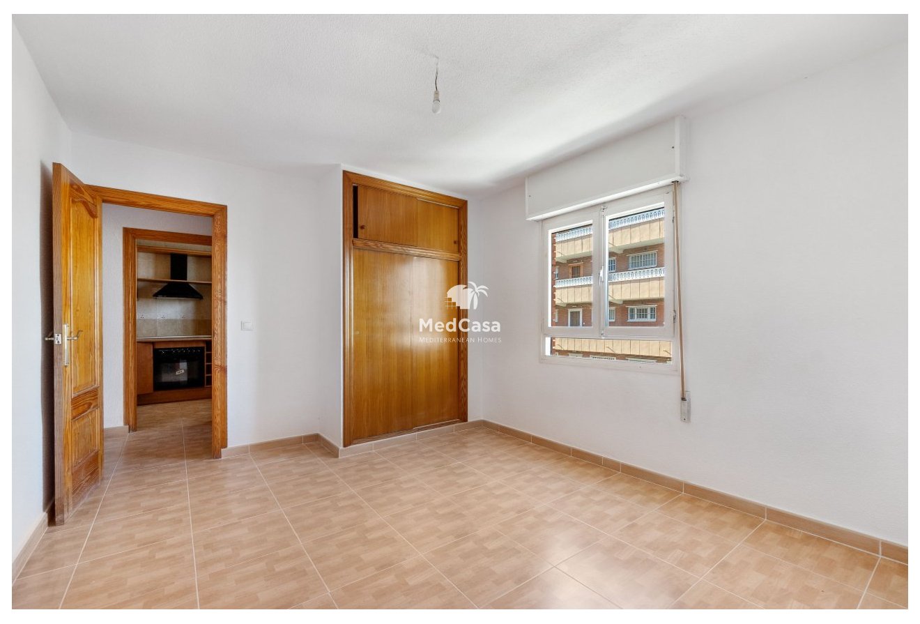 Wiederverkauf - Apartment -
Torrevieja - Punta prima