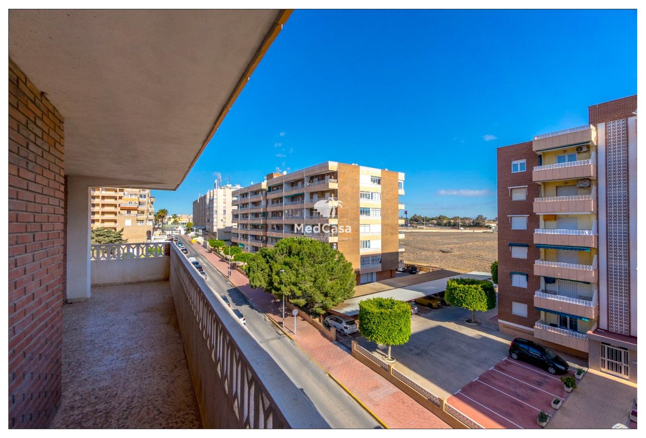 Wiederverkauf - Apartment -
Torrevieja - Punta prima