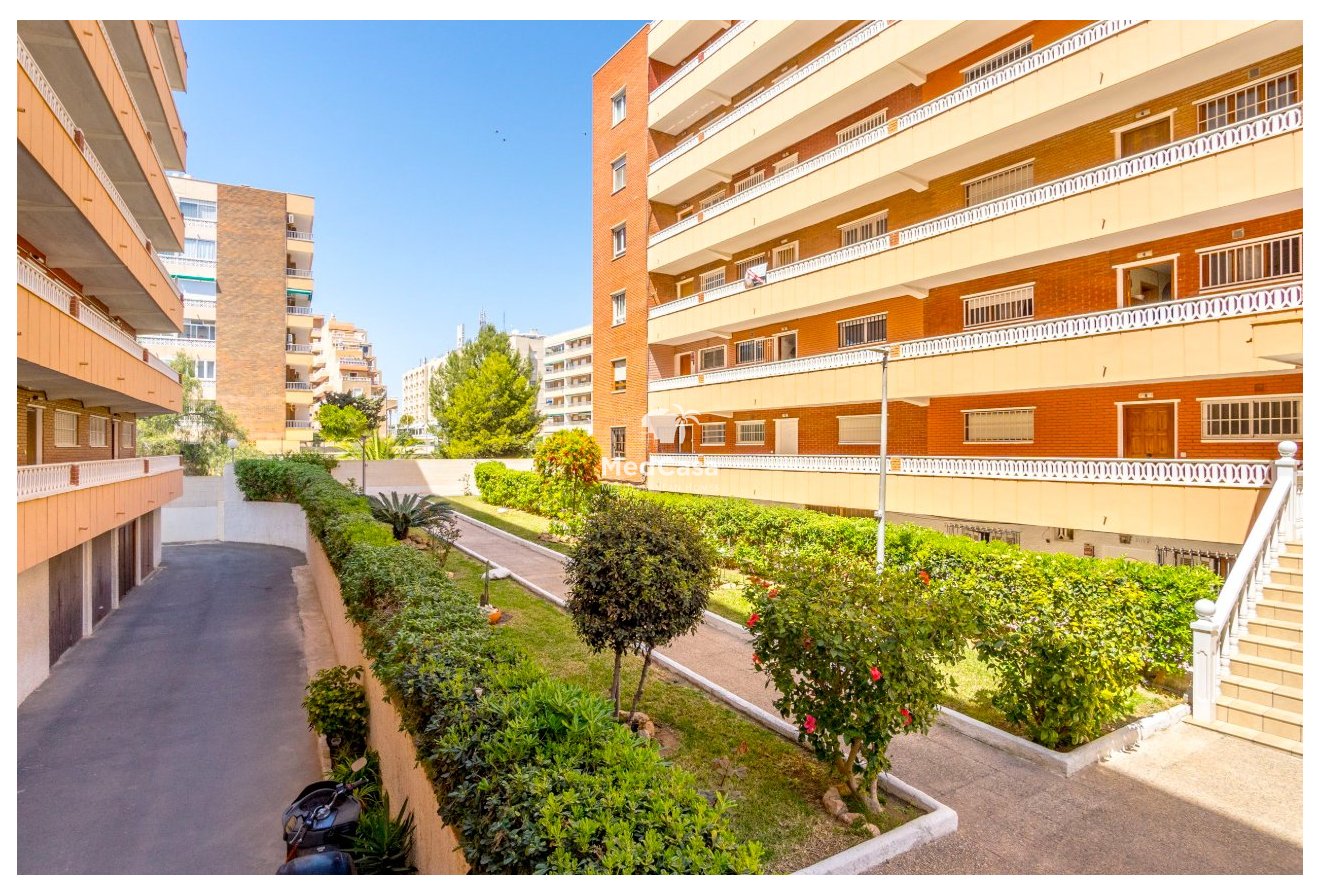 Wiederverkauf - Apartment -
Torrevieja - Punta prima