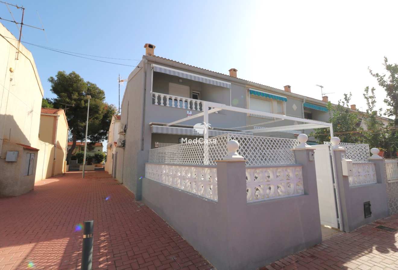 Resale - Corner Townhouse -
Torrevieja - El Acequión - Los Náufragos