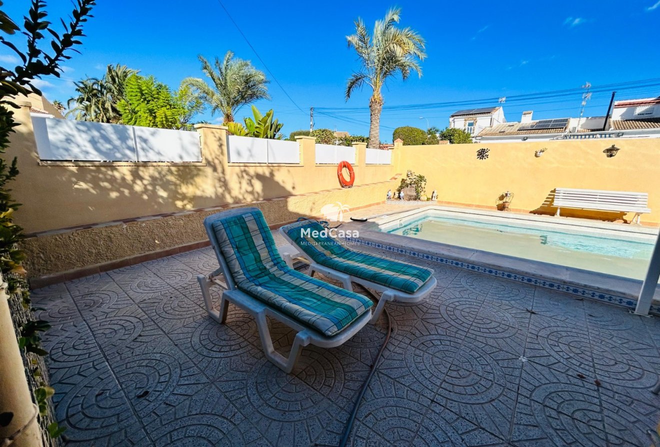 Wiederverkauf - Semi - Detached Villa -
Torrevieja - San Luis