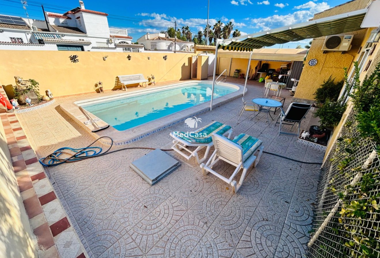 Wiederverkauf - Semi - Detached Villa -
Torrevieja - San Luis