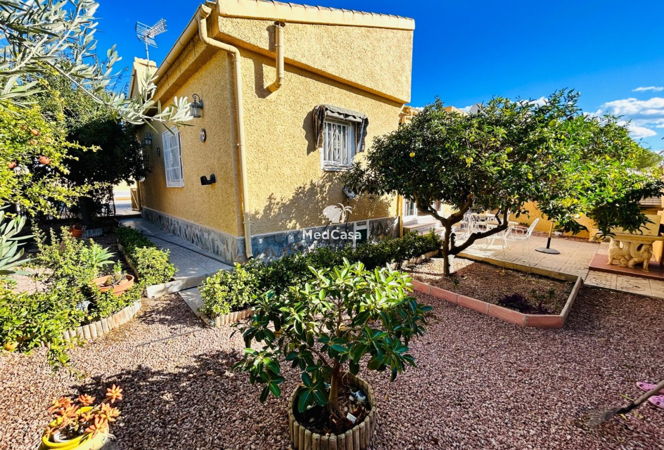 Wiederverkauf - Semi - Detached Villa -
Torrevieja - San Luis