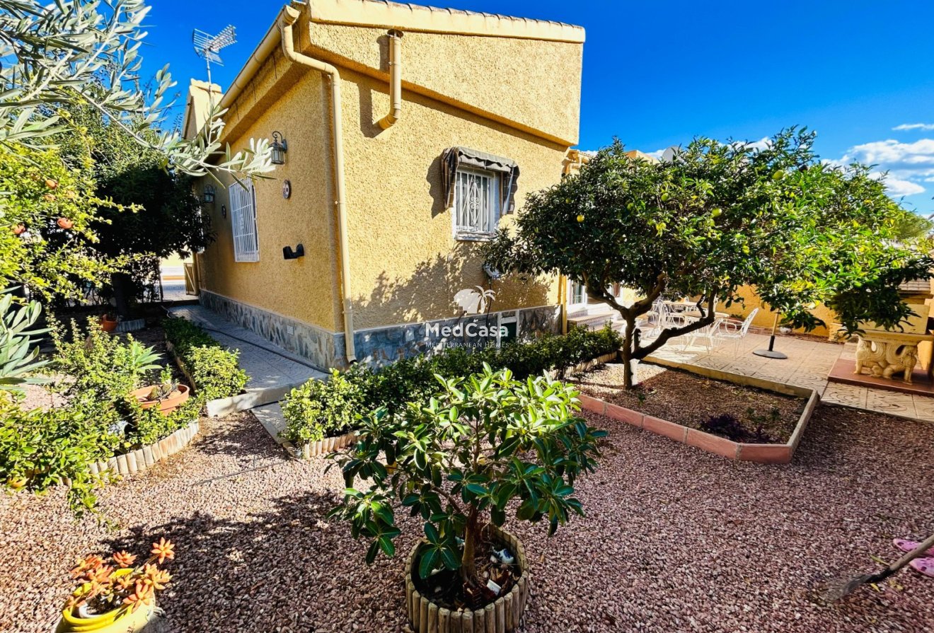 Wiederverkauf - Semi - Detached Villa -
Torrevieja - San Luis