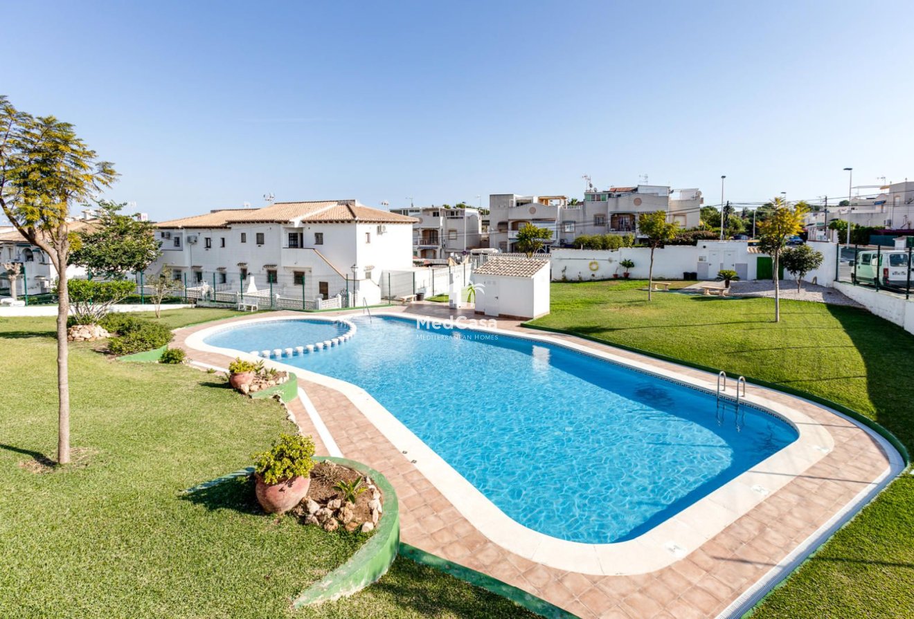 Segunda mano - Adosado -
Torrevieja - Los Balcones