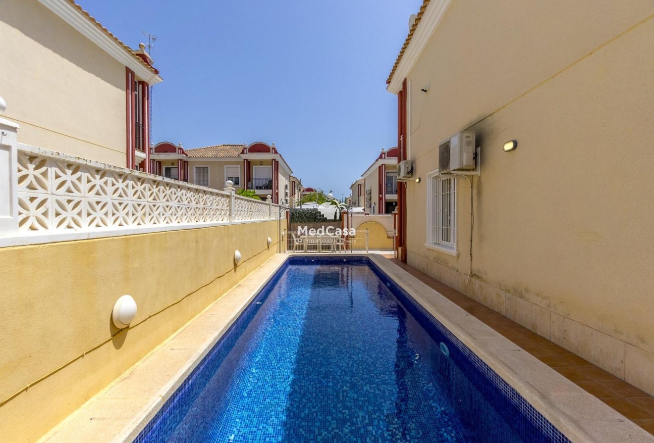 Resale - Townhouse -
Orihuela Costa - Campoamor