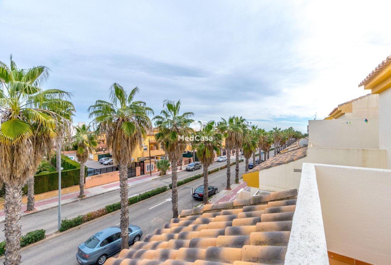 Resale - Townhouse -
Orihuela Costa - Campoamor