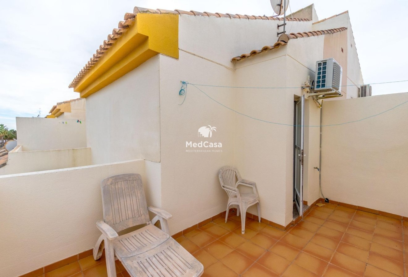 Resale - Townhouse -
Orihuela Costa - Campoamor